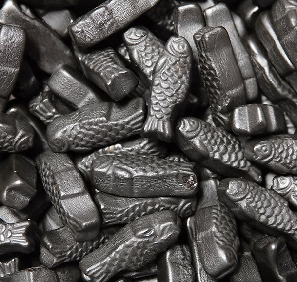 Salty Licorice Fishes - Candywrap.nl